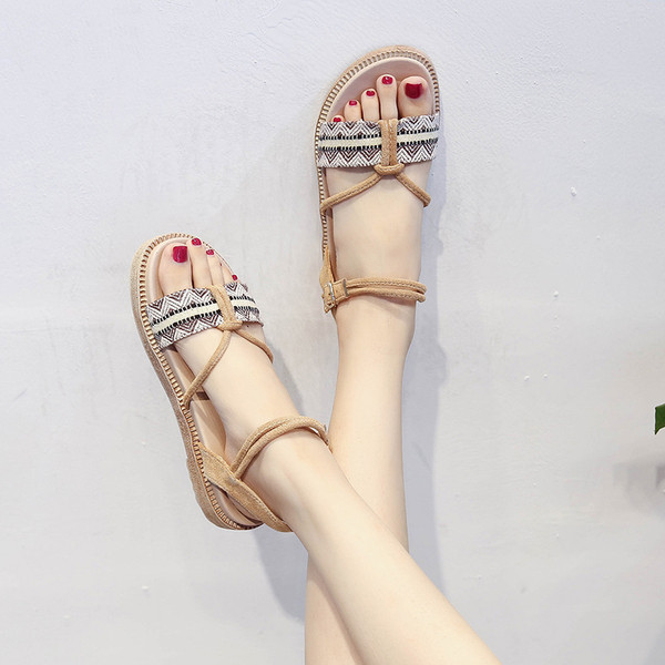 Sandale de dama actuale in doua culori - bej si negru