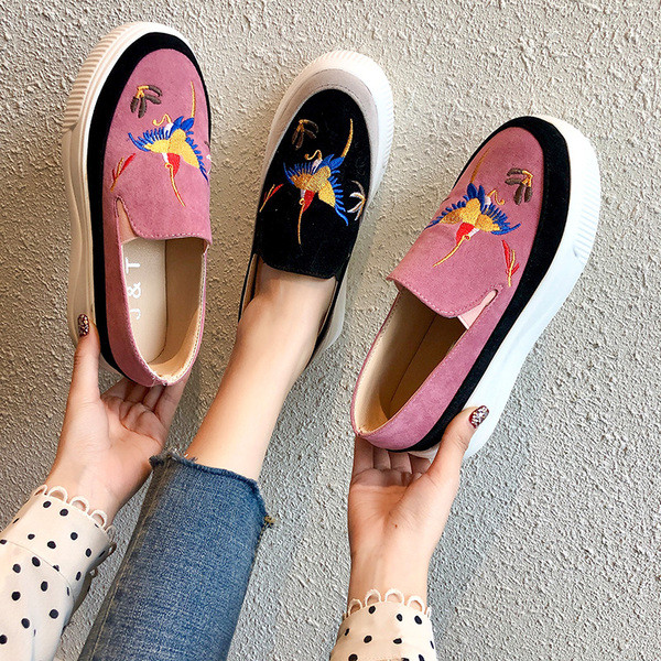 Mocasini moderni de dama in doua culori cu aplicatie