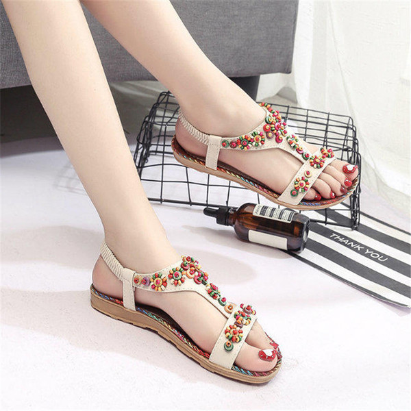 Női alkalmi szandál két színben, virágos motívumokkal