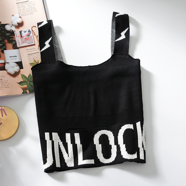 Női rövid felső, vastag pántokkal, többféle színben