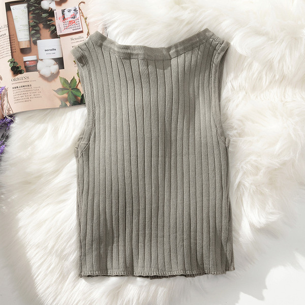 Női felső három színben, gombokkal