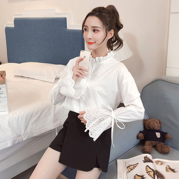 Cămașă actuală de damă în alb cu mâneci interesante