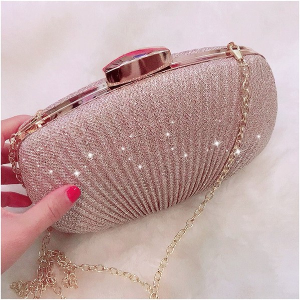 Modern mini női táska lánccal és fém elemekkel