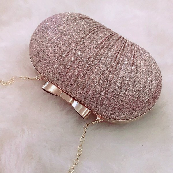 Modern mini női táska lánccal és fém elemekkel