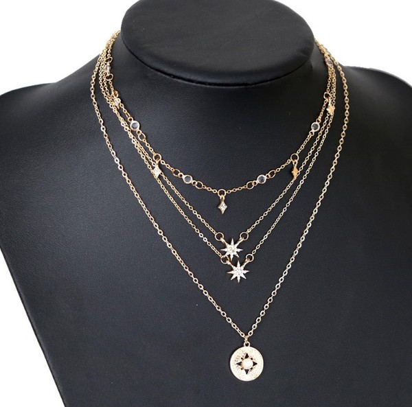 Colier de dama modern de culoare aurie cu pandantive