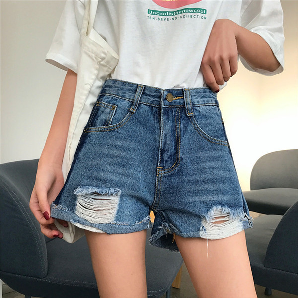 Modern női rövid farmernadrág kék színben, magas derékkal