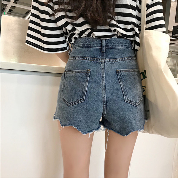 Új modell rövid női farmernadrág kék színben, magas derékkal