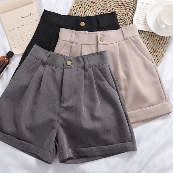 Pantaloni scurti moderni de dama cu talie inalta in trei culori