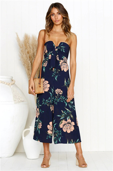 Modern női jumpsuit pántok nélkül virágos motívumokkal