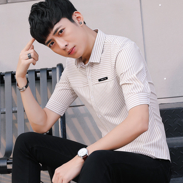 Cămașă bărbătească elegantă cu mâneci scurte și nasturi în două culori