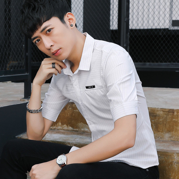 Cămașă bărbătească elegantă cu mâneci scurte și nasturi în două culori