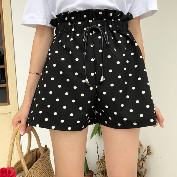 Női rövidnadrág magas derékkal, fekete megkötővel