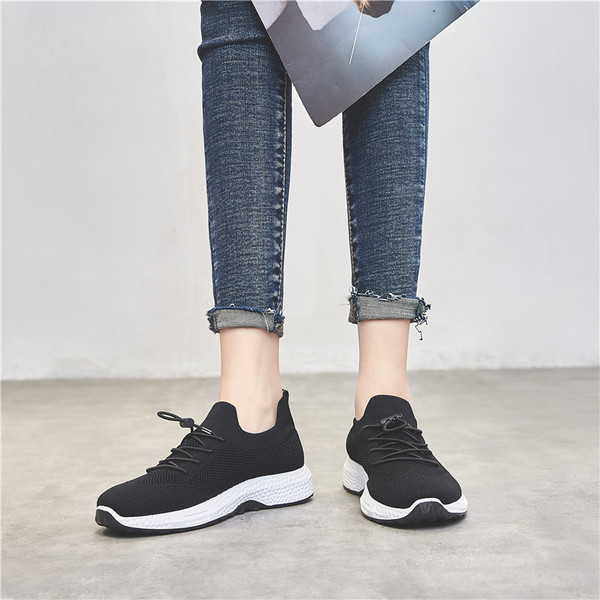 Adidași sport de damă în alb, roz și negru