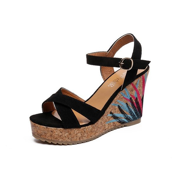 Sandale de dama moderne cu talpa inalta in trei culori