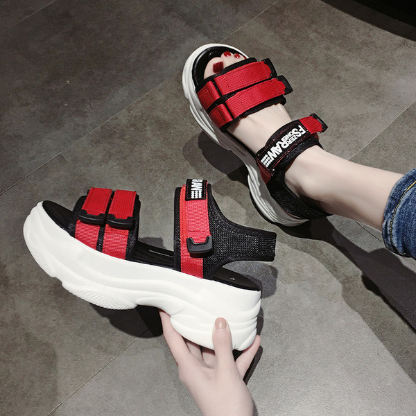 Sandale de dama elegante cu talpa inalta in alb si negru