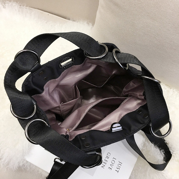 Rucsac modern de dama din piele ecologica cu inchidere metalica