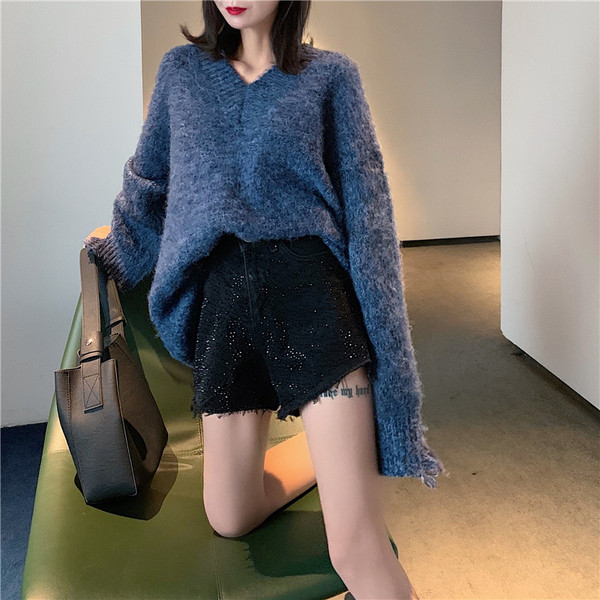 Blugi scurti de dama la moda in negru cu talie inalta si pietre