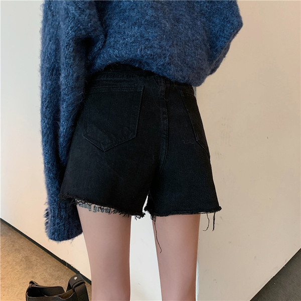 Blugi scurti de dama la moda in negru cu talie inalta si pietre