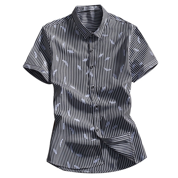 Cămașă bărbătească în dungi cu mâneci scurte în negru și albastru