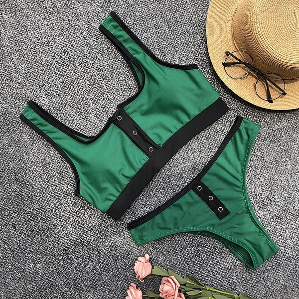 Modern fürdőruha négy színben