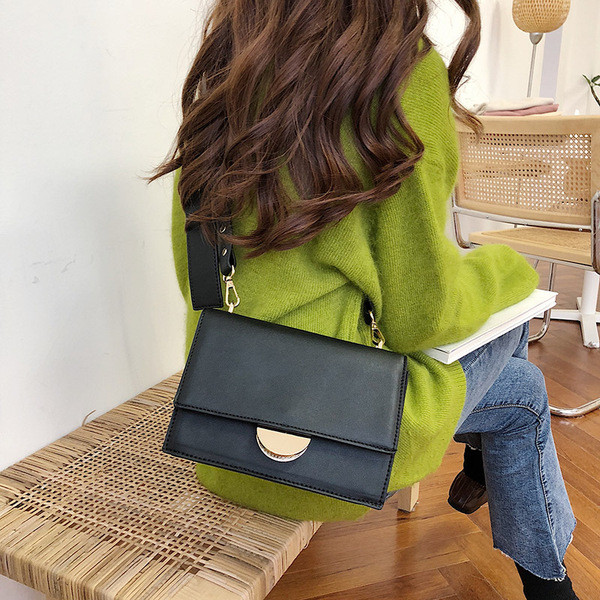 Női táska állítható fogantyúval