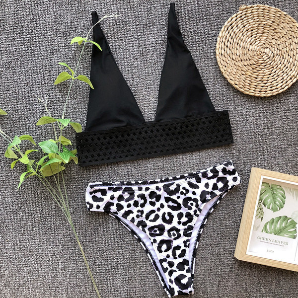 Costum de baie modern pentru femei din două piese cu model leopard în alb-negru
