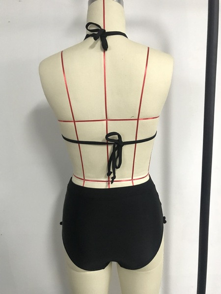 Стилен дамски бански от две части с висока талия в черен цвят