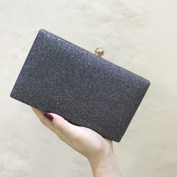 Κομψές τσάντες μίνι κυρίες σε πέντε χρώματα με μεταλλική αλυσίδα