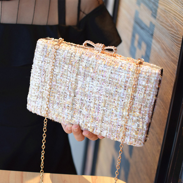 Mini geantă de mână elegantă, cu elemente metalice 3D și mâner metalic