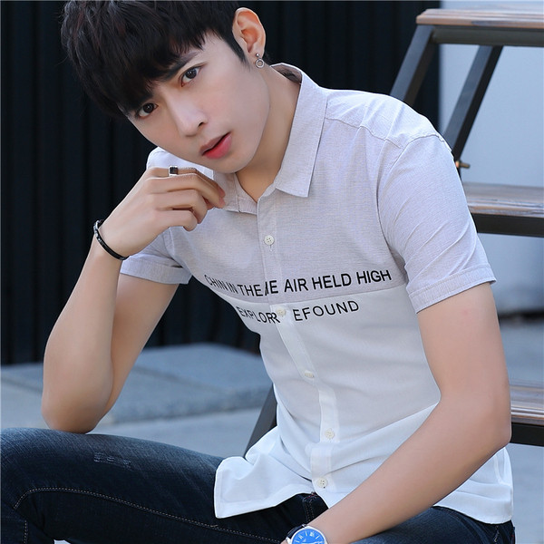 Cămașă bărbătească cu inscripții și mâneci scurte în trei culori