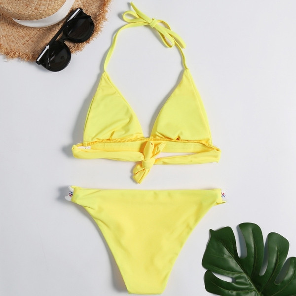 Costum de baie de dama modern cu top triunghiular in trei culori