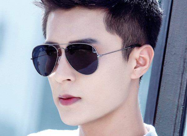 Alkalmi férfi napszemüveg többféle színben