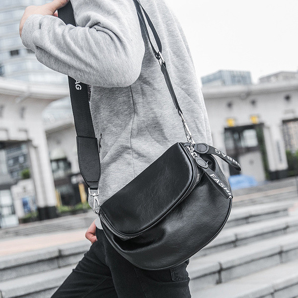 Aktuális férfi táska eko bőrből fekete színben