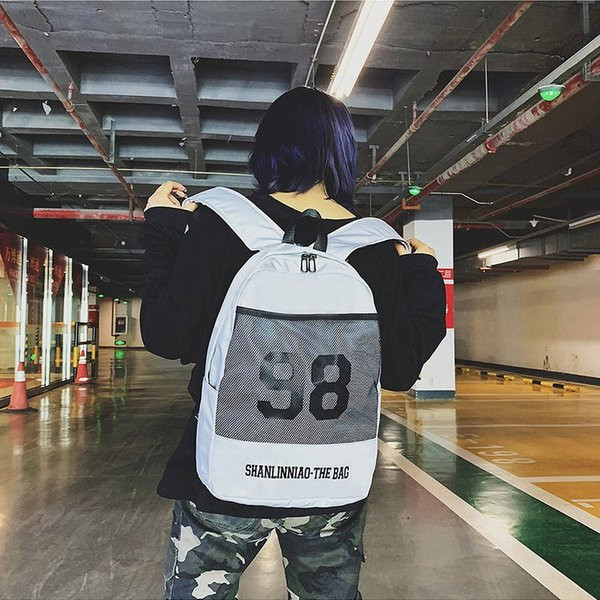 Rucsac de zi cu zi pentru bărbați cu inscripție în negru, roșu și gri