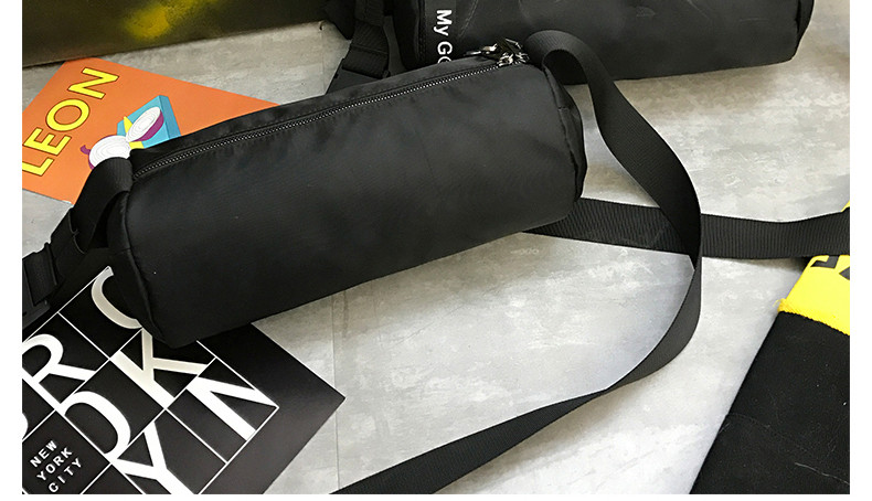 Geantă de zi cu zi pentru bărbați cu inscripție în negru