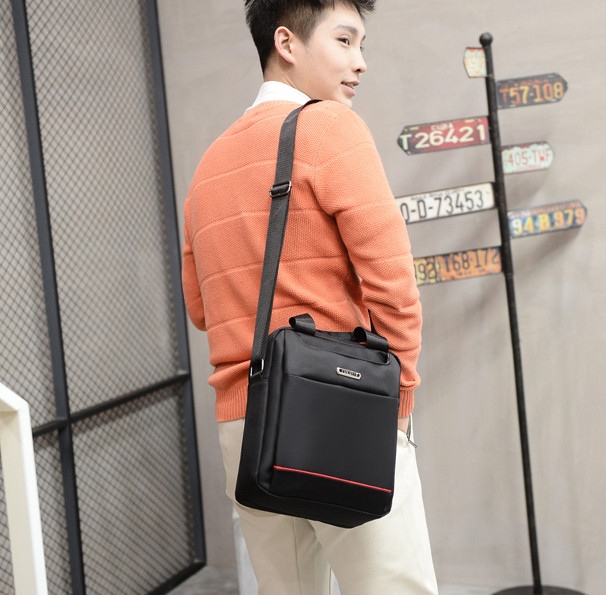 Modern férfi táska két színben, hosszú és rövid füllel