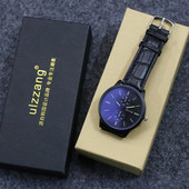 Stílusos férfi karóra bőr szíjjal, két színben