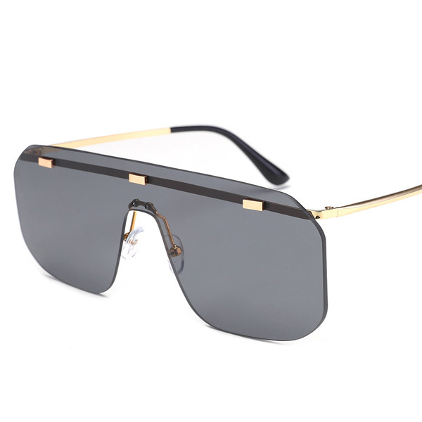 Νέα μοντέρνα γυαλιά ηλίου σε διάφορα χρώματα