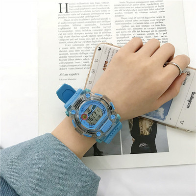 Modern karóra férfiak és nők számára, különböző színekben