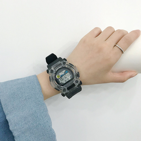 Modern karóra férfiak és nők számára, különböző színekben