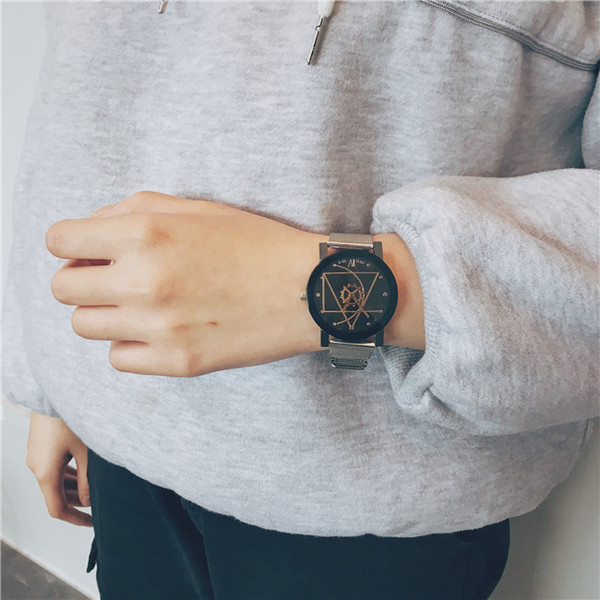 Ceas modern pentru barbati cu inchizator metalic in doua culori