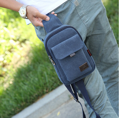 Мъжка ежедневна чанта в няколко цвята с емблема