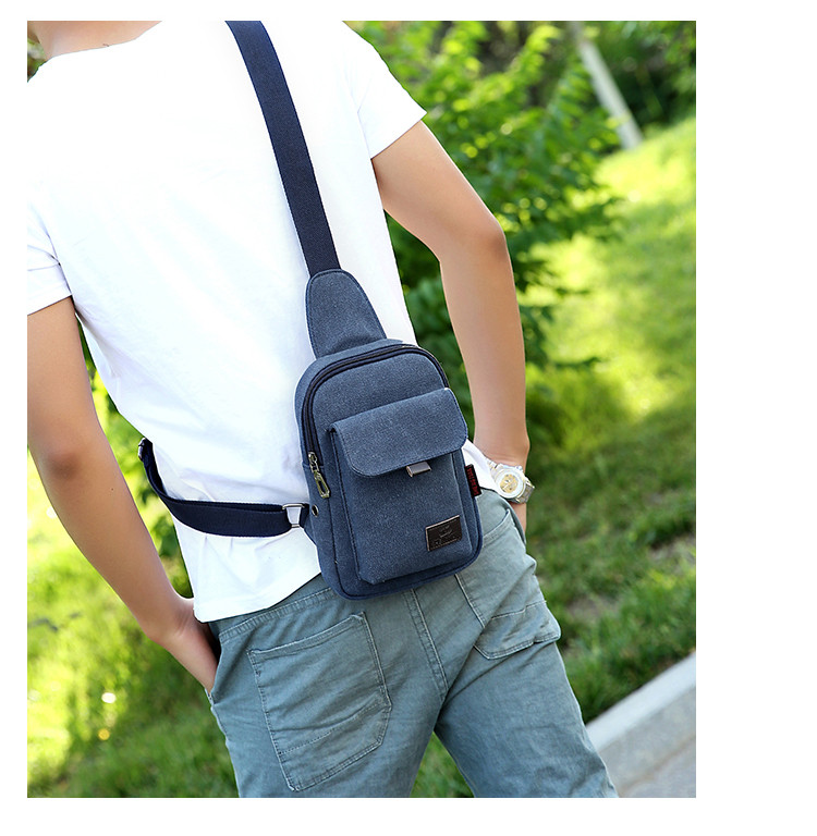 Férfi mindennapi táska több színben emblémával