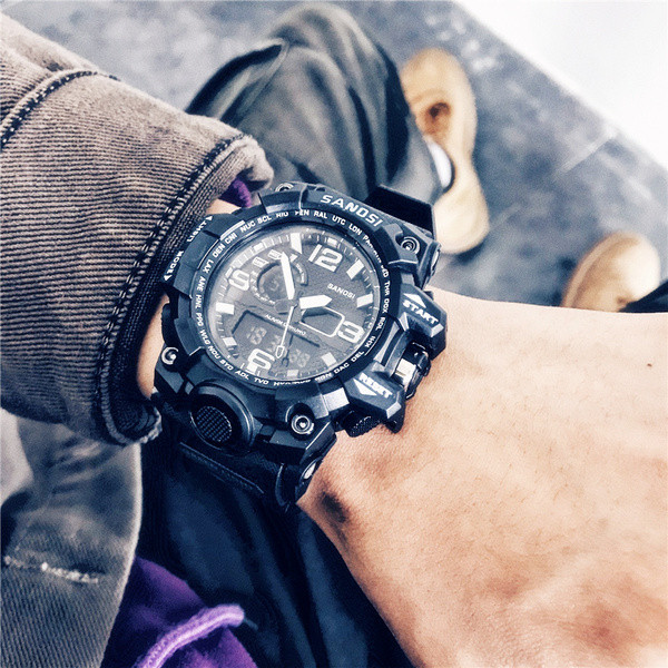 Férfi sportóra gumi szíjjal pár óra alatt