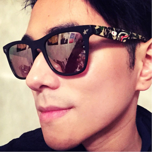 Modern férfi szemüveg több színben