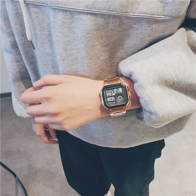 Modern férfi elektronikus karóra többféle színben