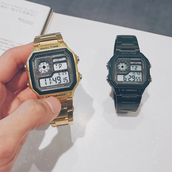 Modern férfi elektronikus karóra többféle színben