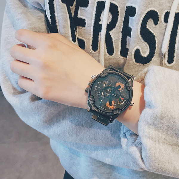 Ceas modern pentru barbati cu curea din piele in doua culori