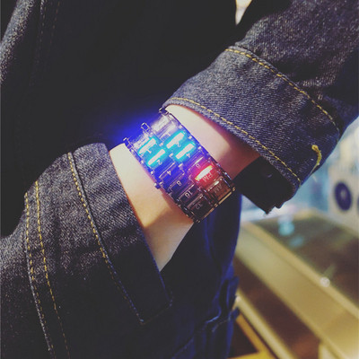 Модерен мъжки електронен часовник в два цвята