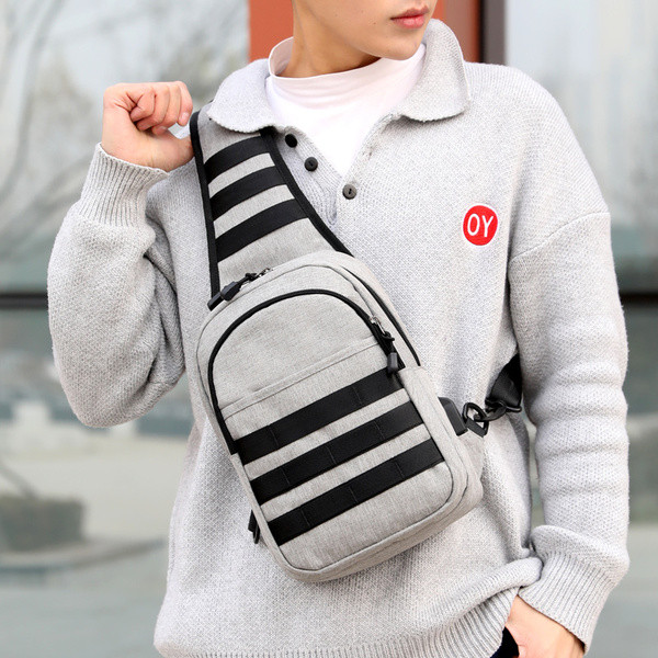 Kicsi férfi hátizsák fekete, szürke és kék színben